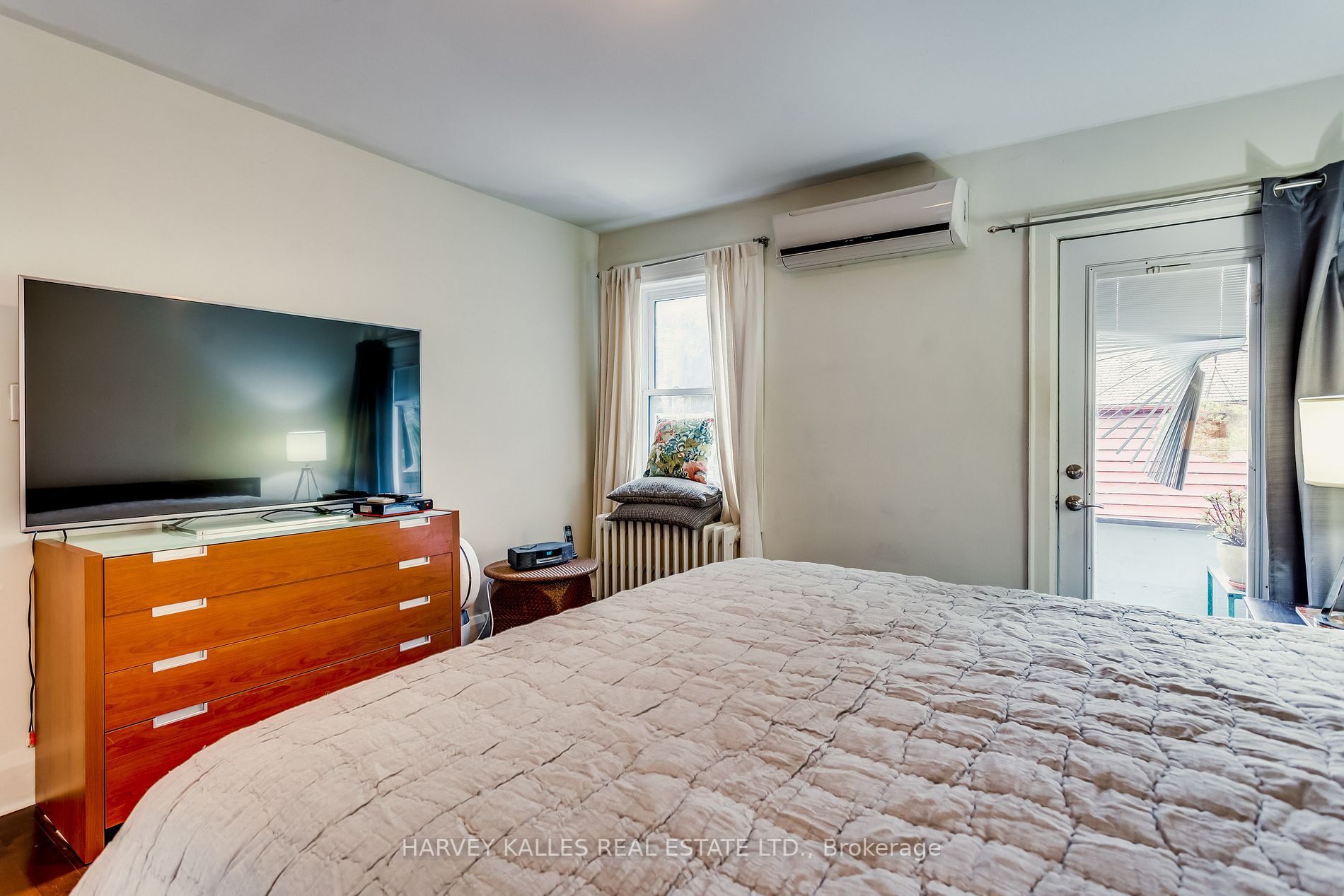 15 Braemar Avenue, #Main