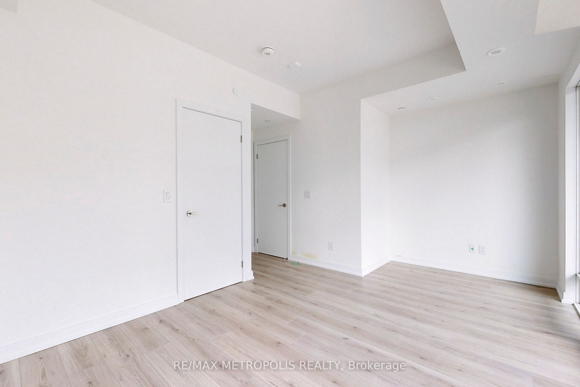 871 Sheppard Avenue W, #42