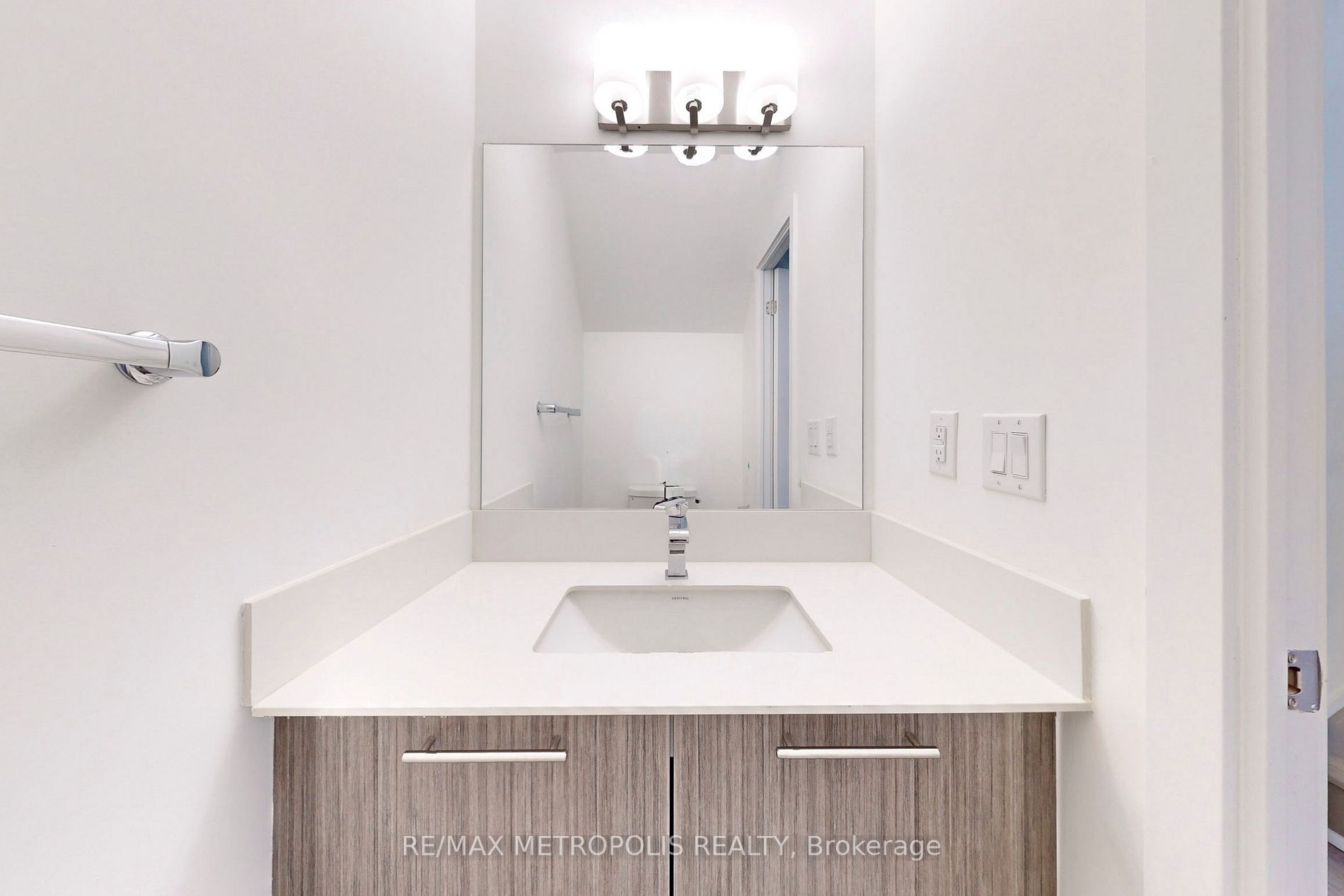 871 Sheppard Avenue W, #42