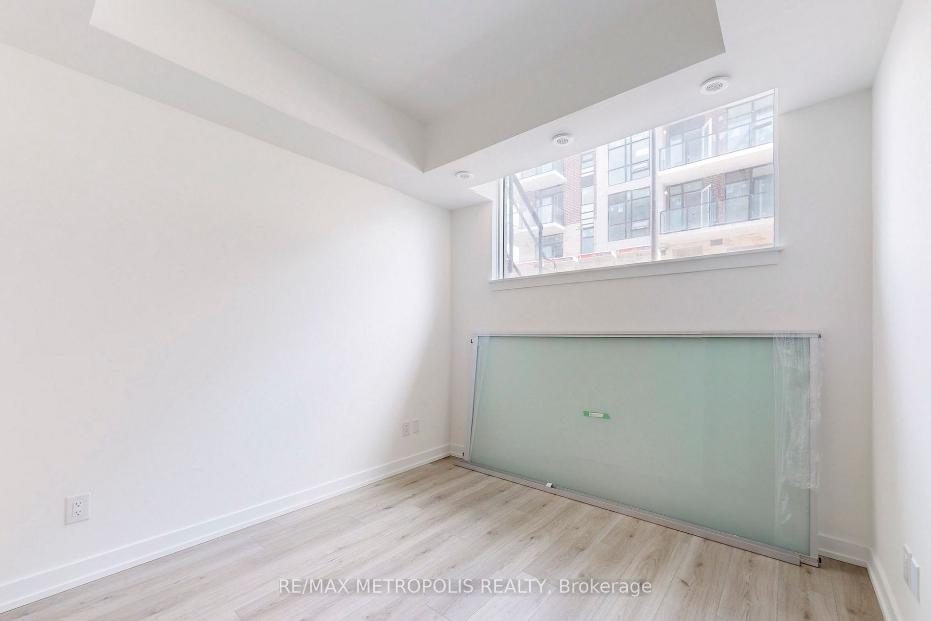 871 Sheppard Avenue W, #42