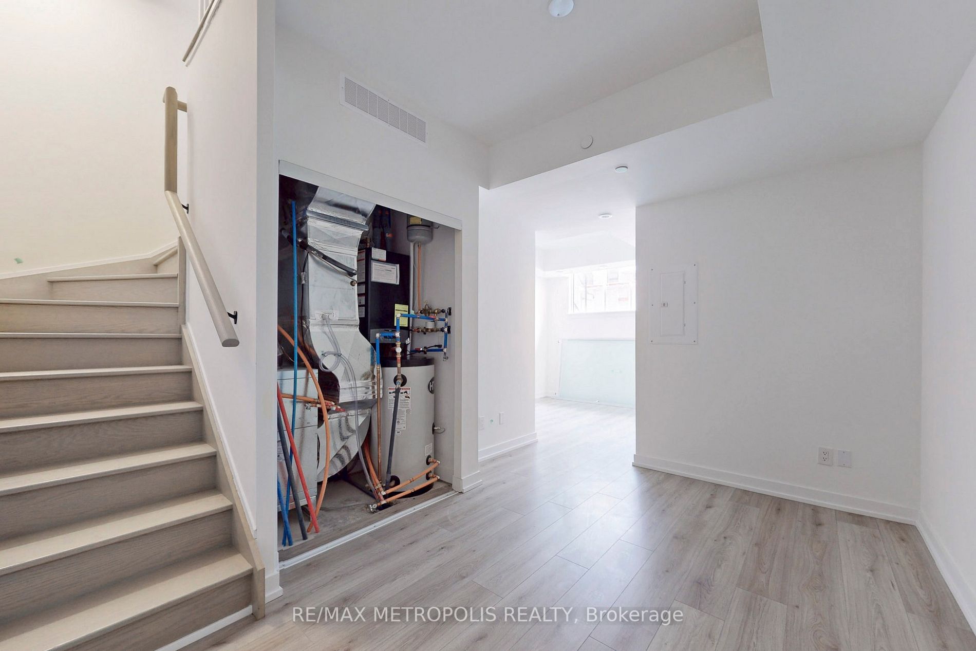 871 Sheppard Avenue W, #42