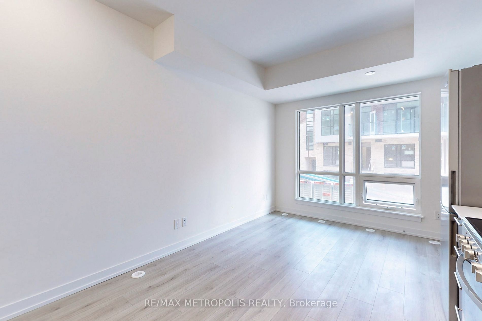 871 Sheppard Avenue W, #42