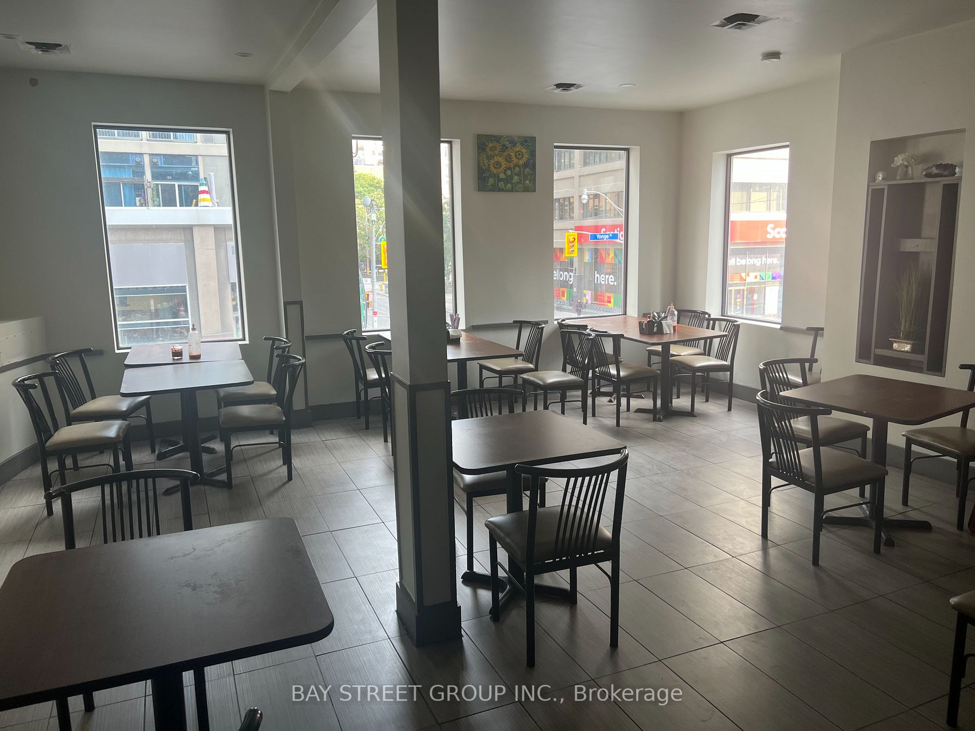 570 Yonge St