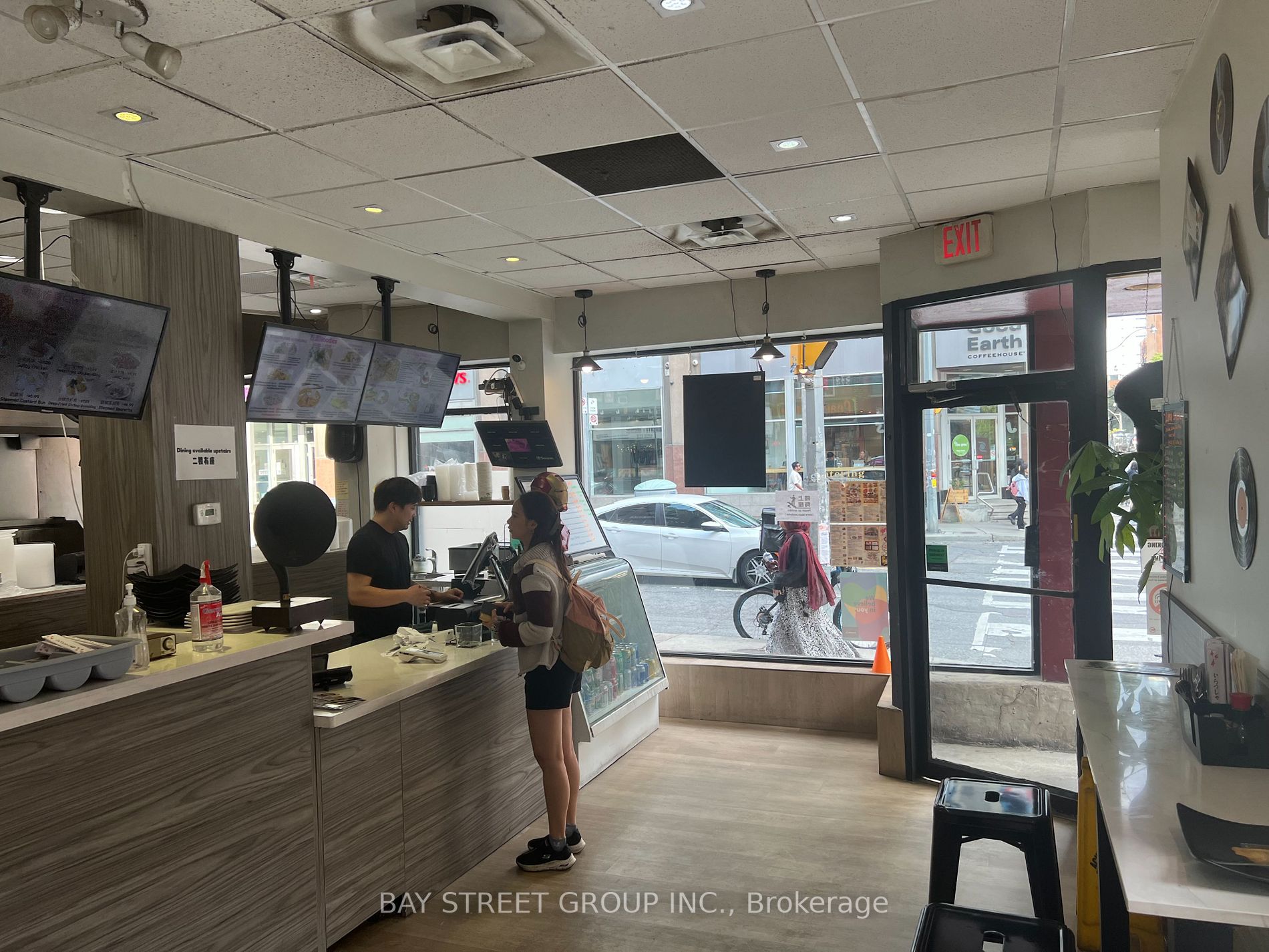 570 Yonge St