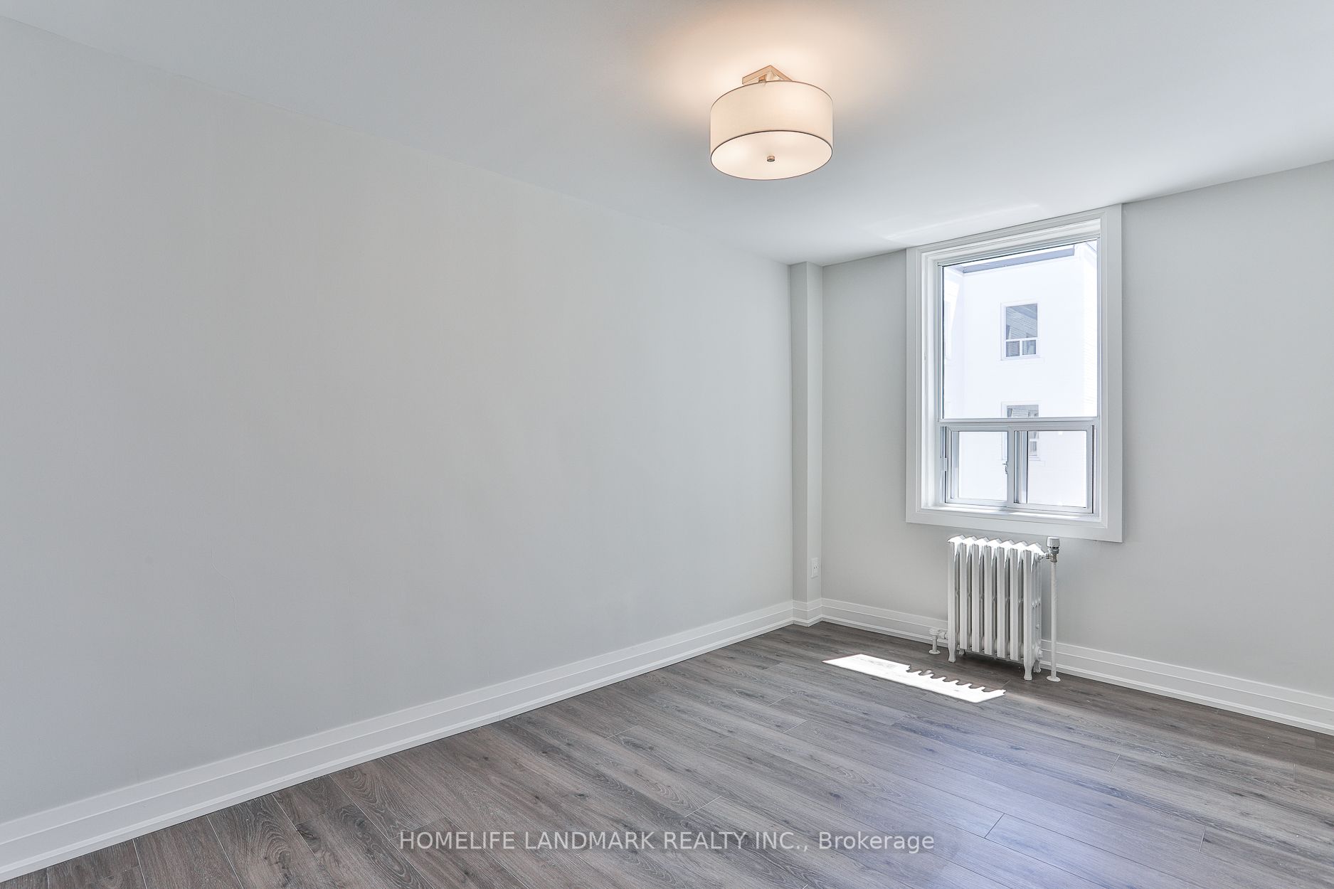 697 Eglinton Ave W, #402