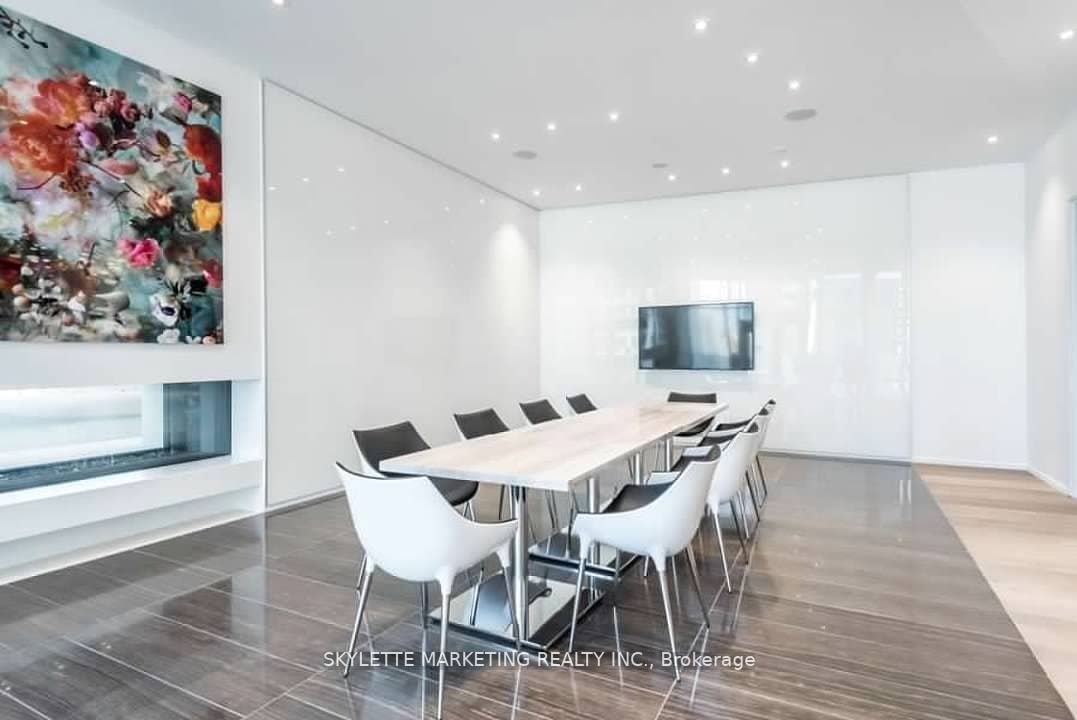 1 Bloor Street E, #4502