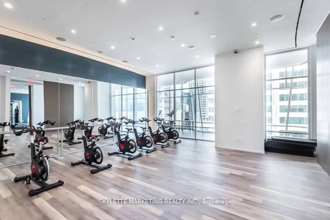 1 Bloor Street E, #4502