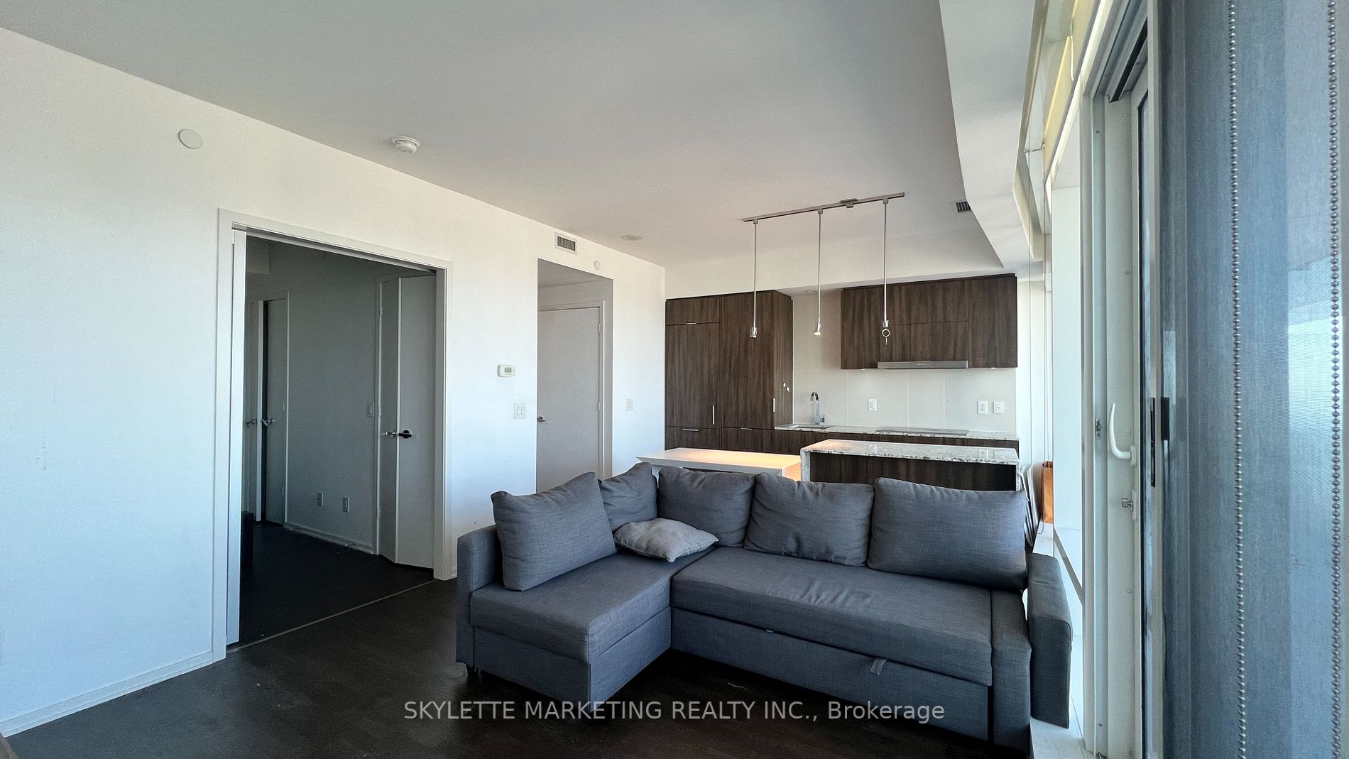 1 Bloor Street E, #4502
