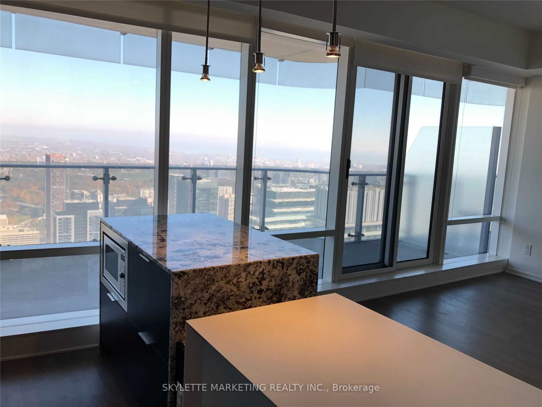 1 Bloor St E, #4502