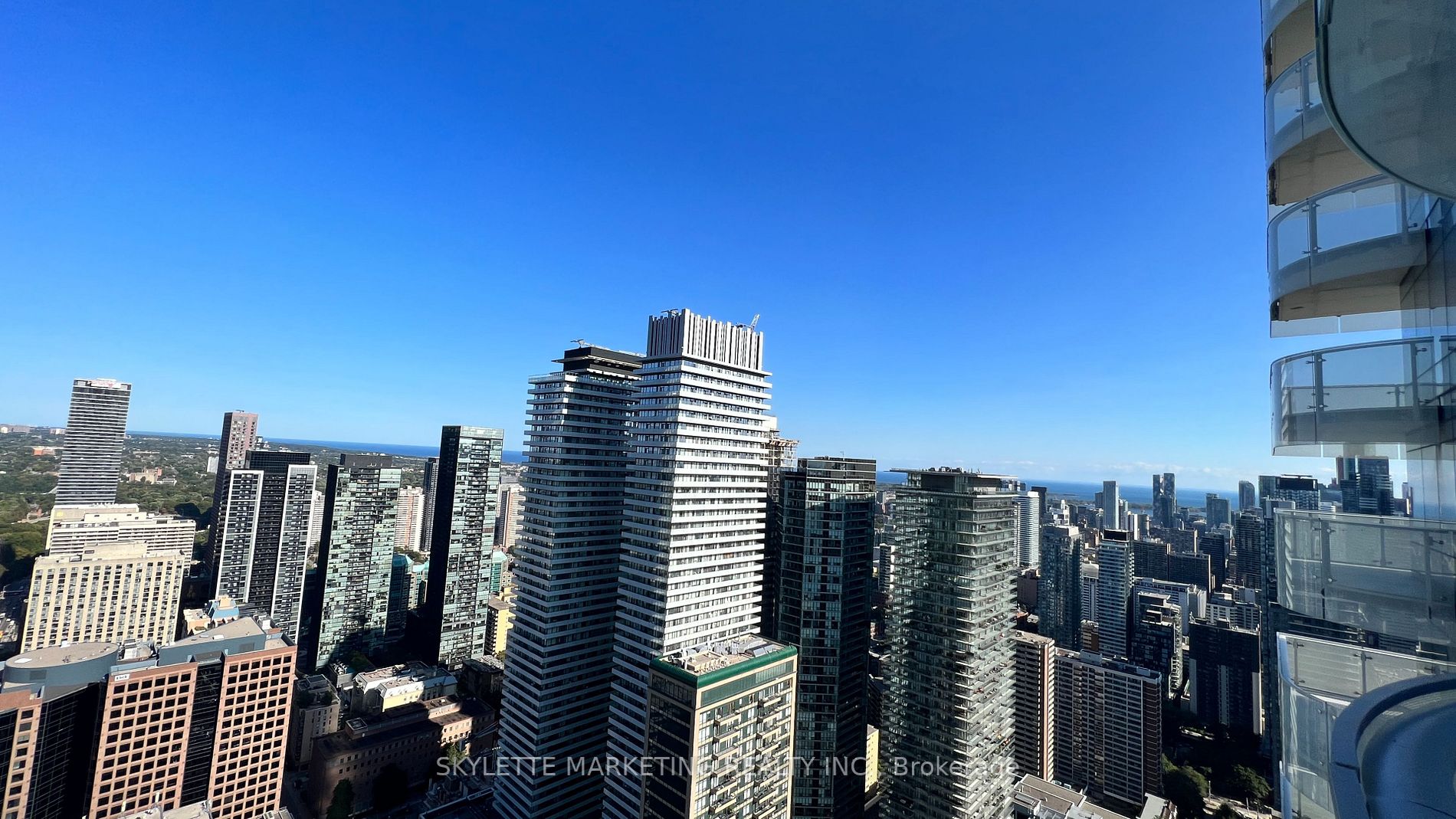 1 Bloor Street E, #4502