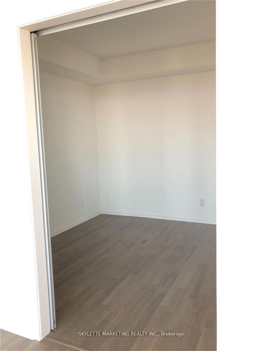 1 Bloor Street E, #4502