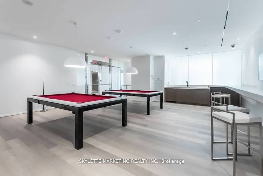1 Bloor Street E, #4502