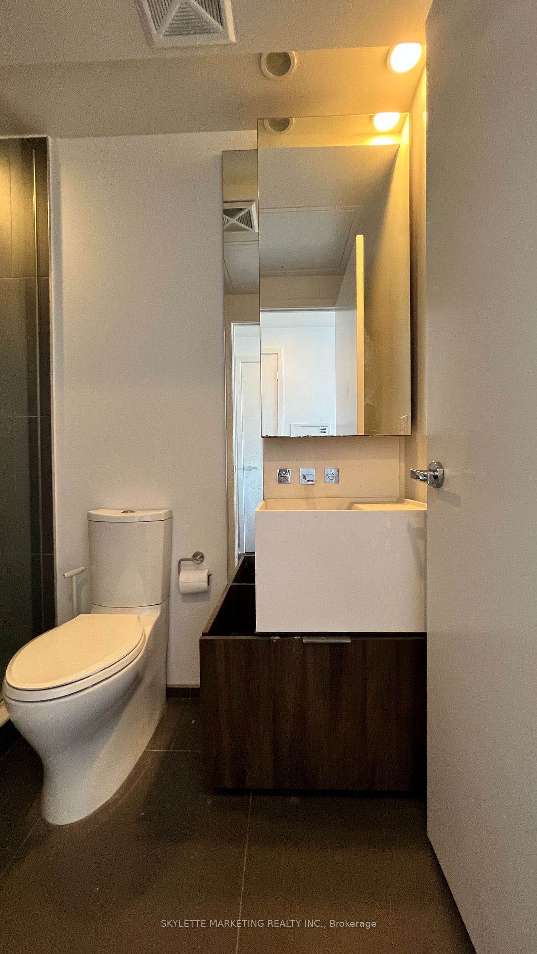 1 Bloor Street E, #4502
