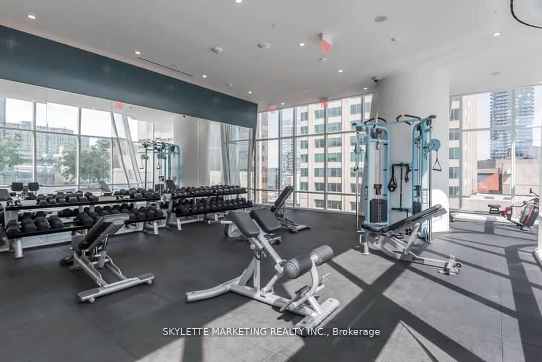 1 Bloor Street E, #4502