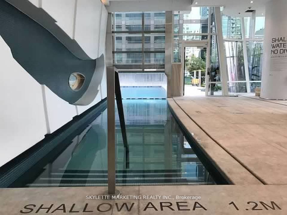1 Bloor Street E, #4502
