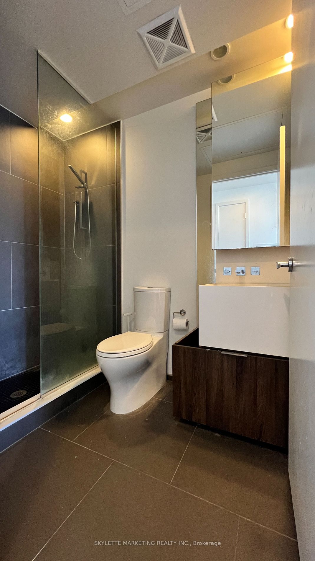 1 Bloor Street E, #4502