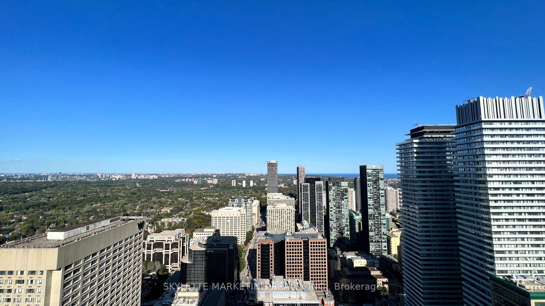 1 Bloor Street E, #4502