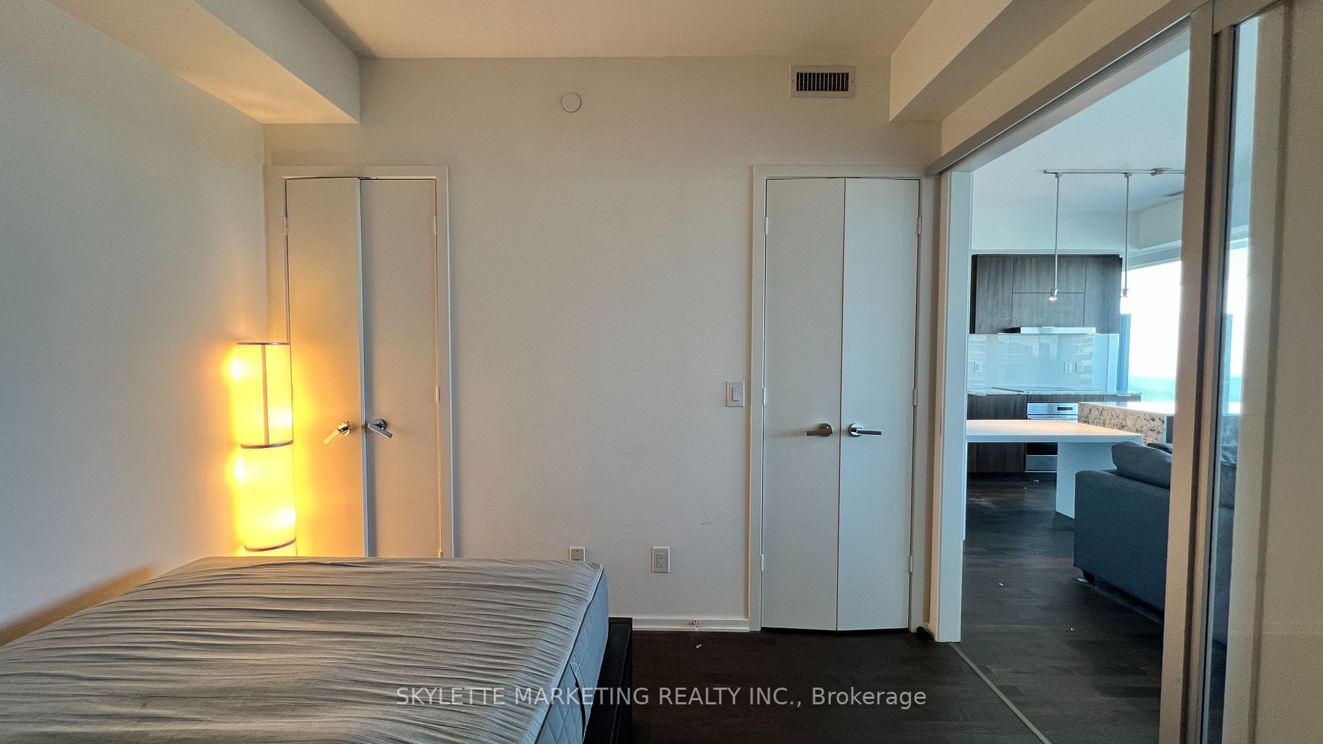 1 Bloor Street E, #4502