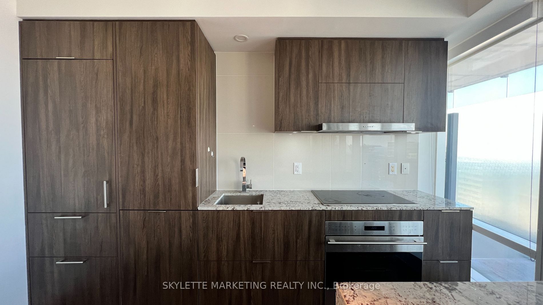 1 Bloor St E, #4502