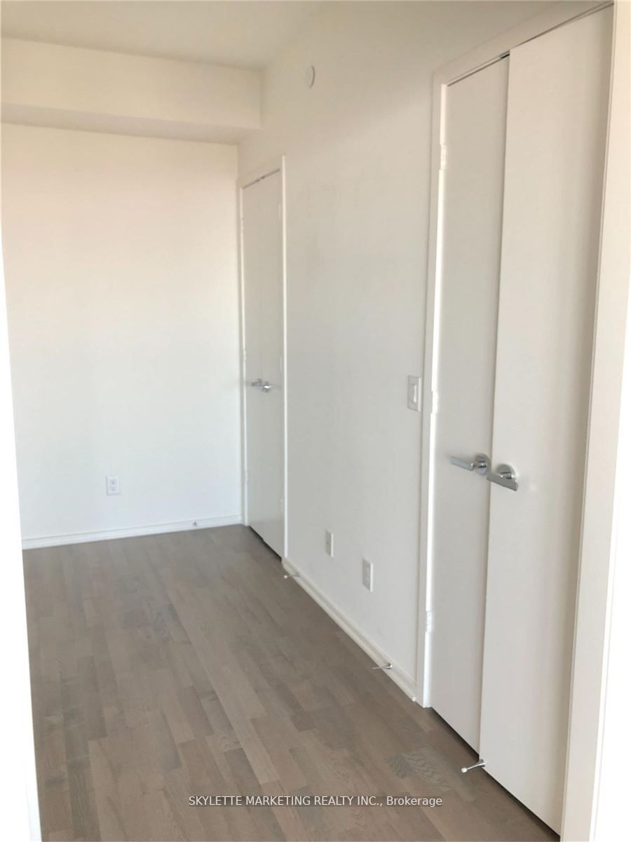 1 Bloor Street E, #4502