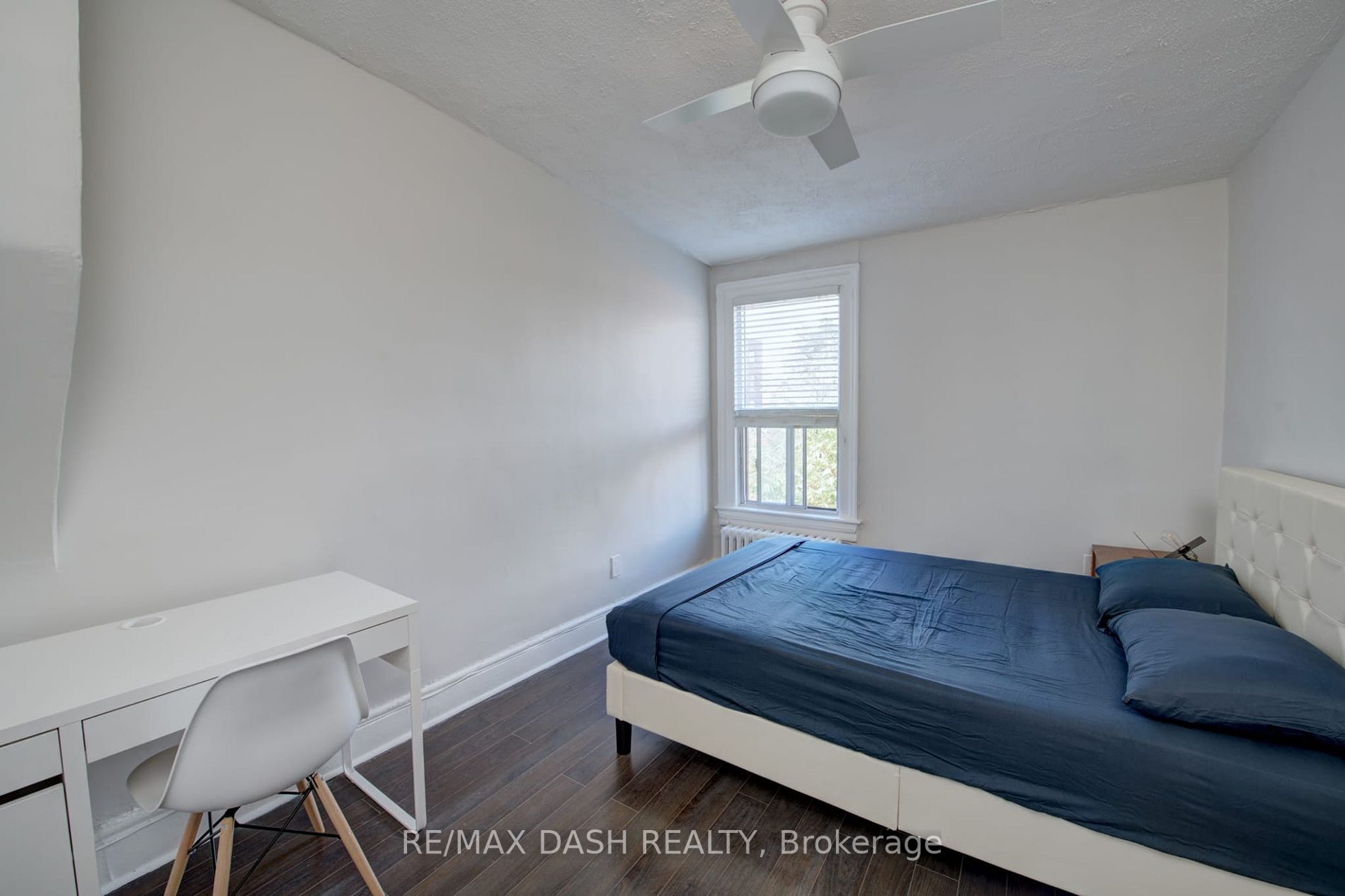 518 Queen St W