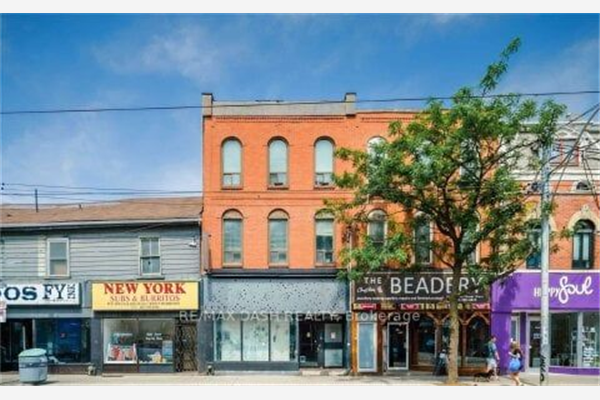 518 Queen St W, Toronto