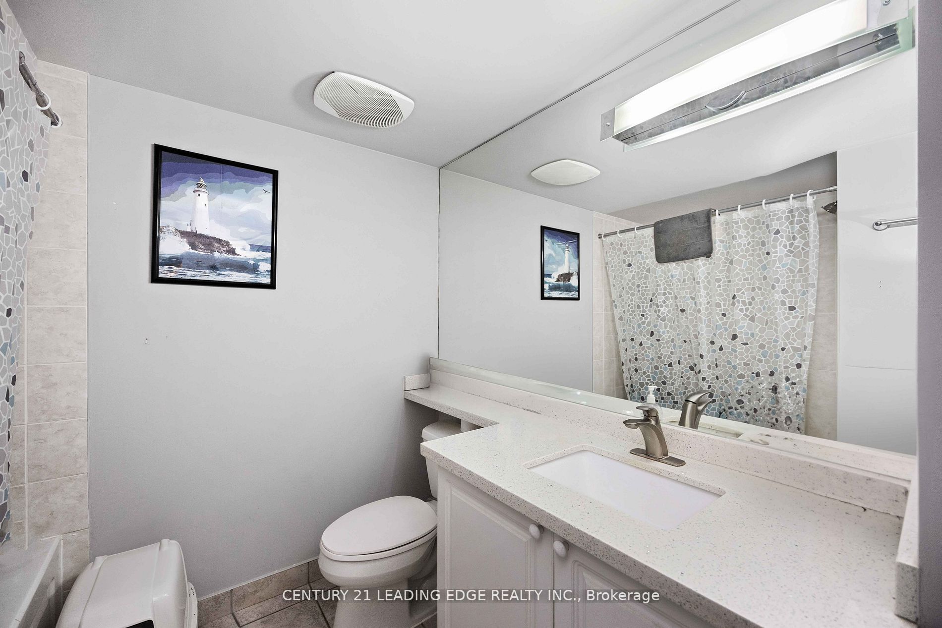 18 Yonge St W, #903