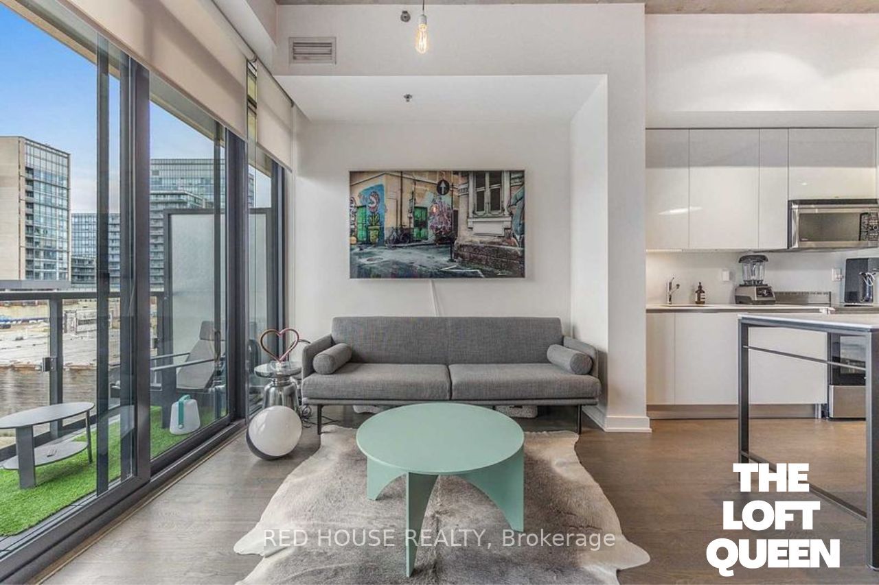8 Dovercourt Rd, #403
