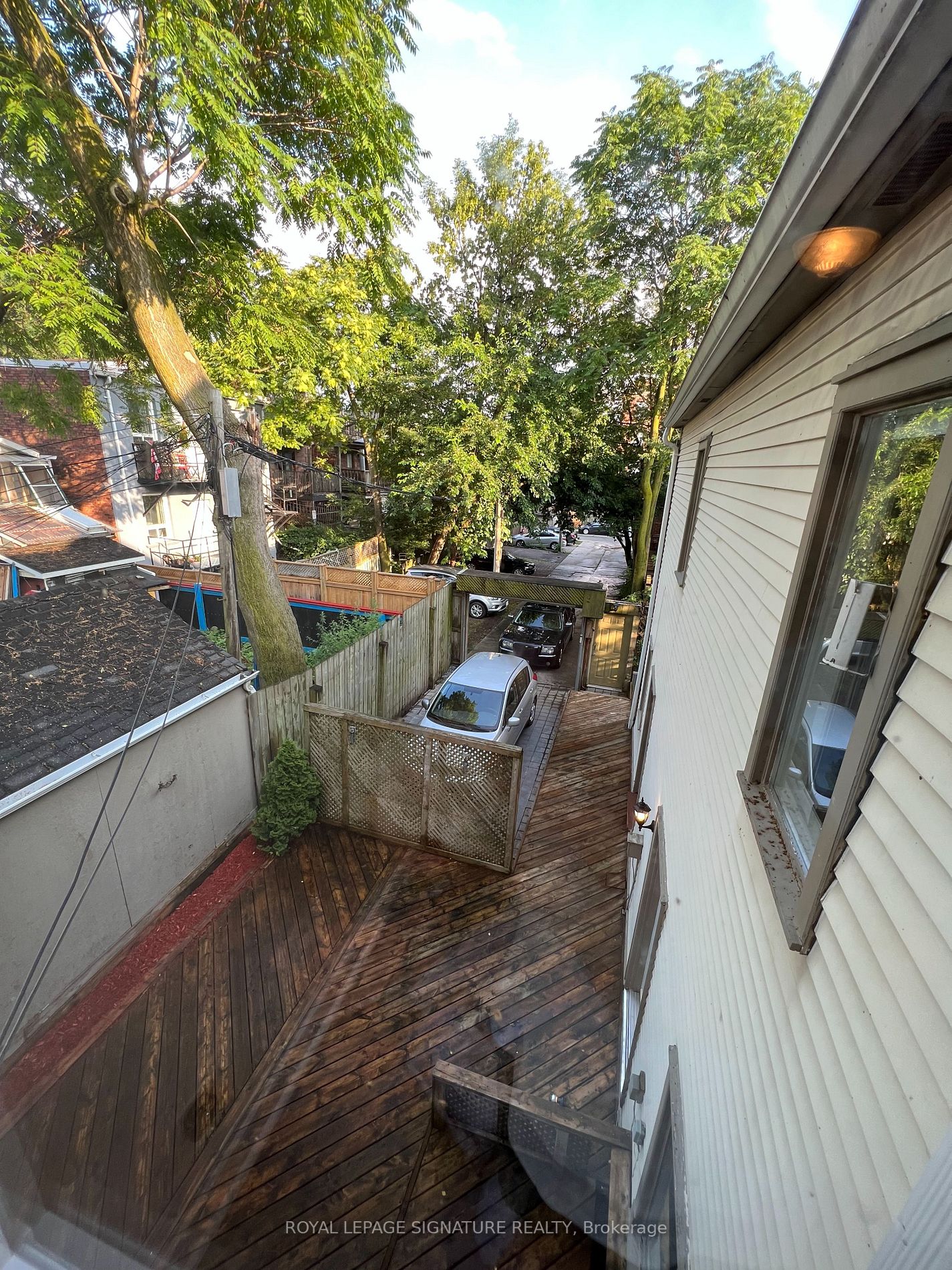 387 Shuter Street