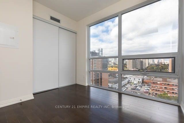 460 Adelaide St E, #1705