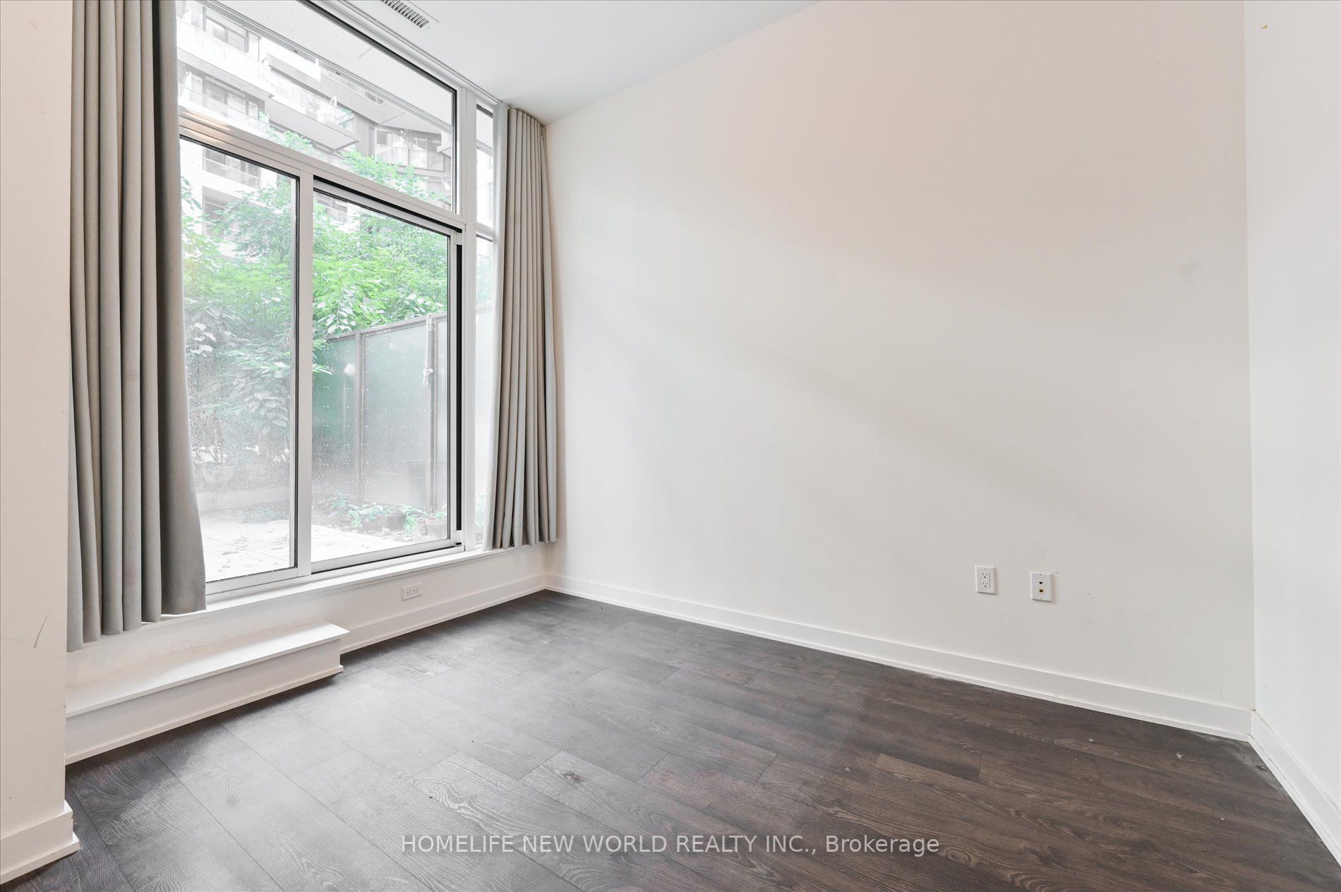 27 Bathurst Street, #217W