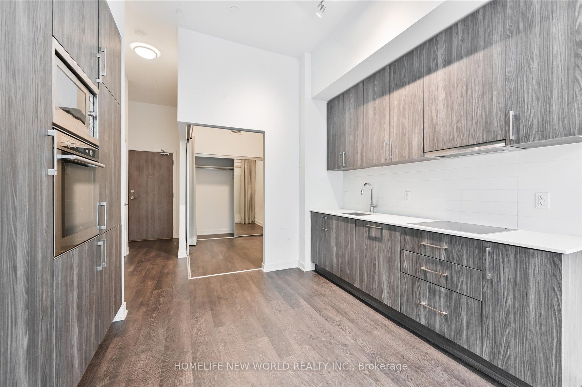 27 Bathurst Street, #217W