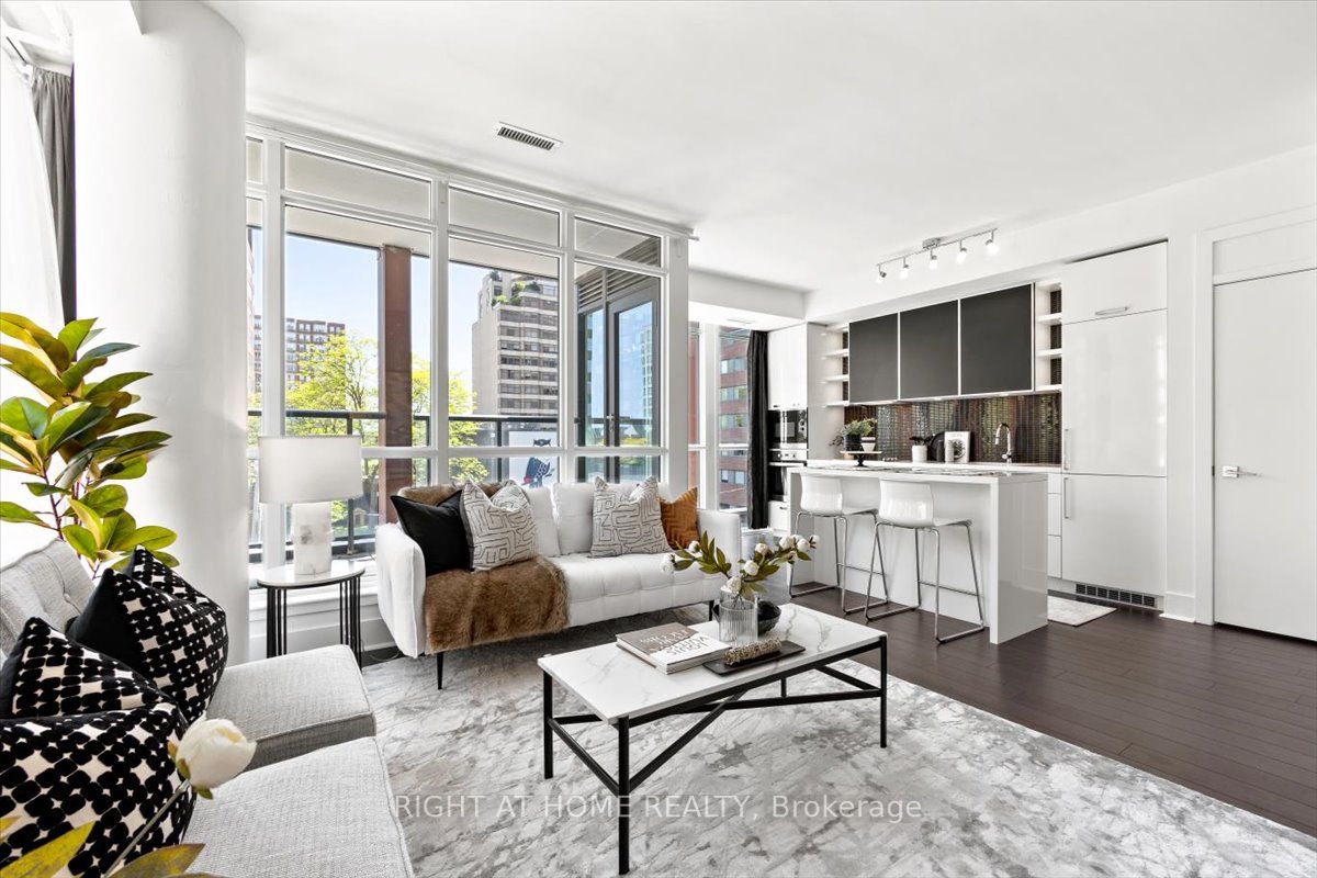 32 Davenport Rd, #304