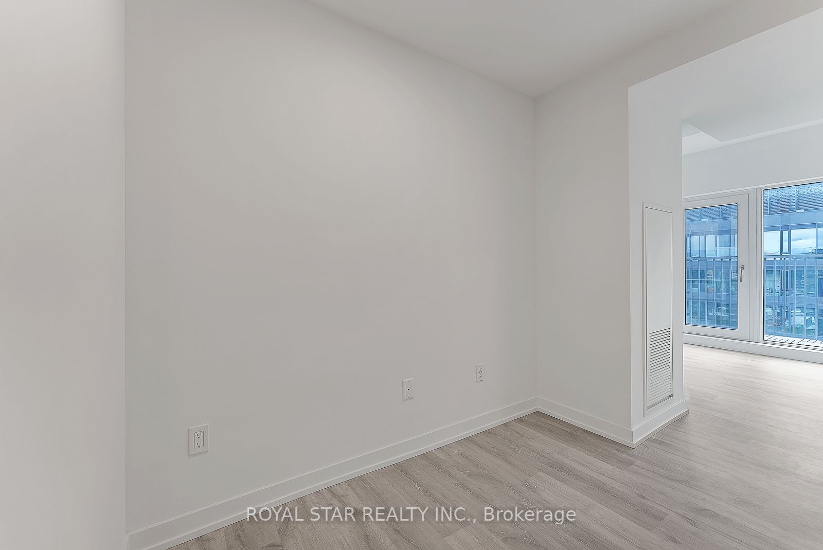 2 Augusta Ave, ##ph04