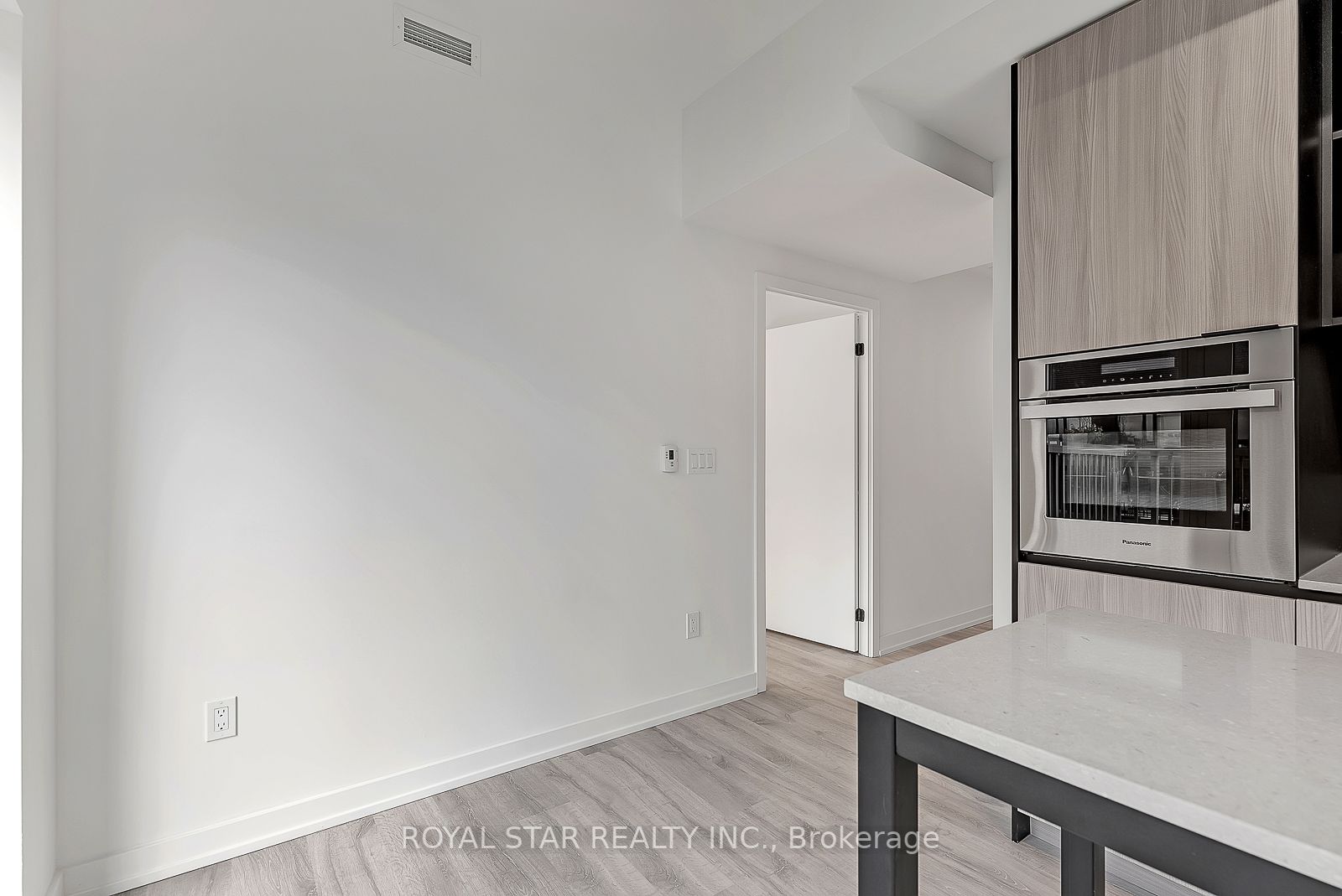 2 Augusta Ave, ##ph04