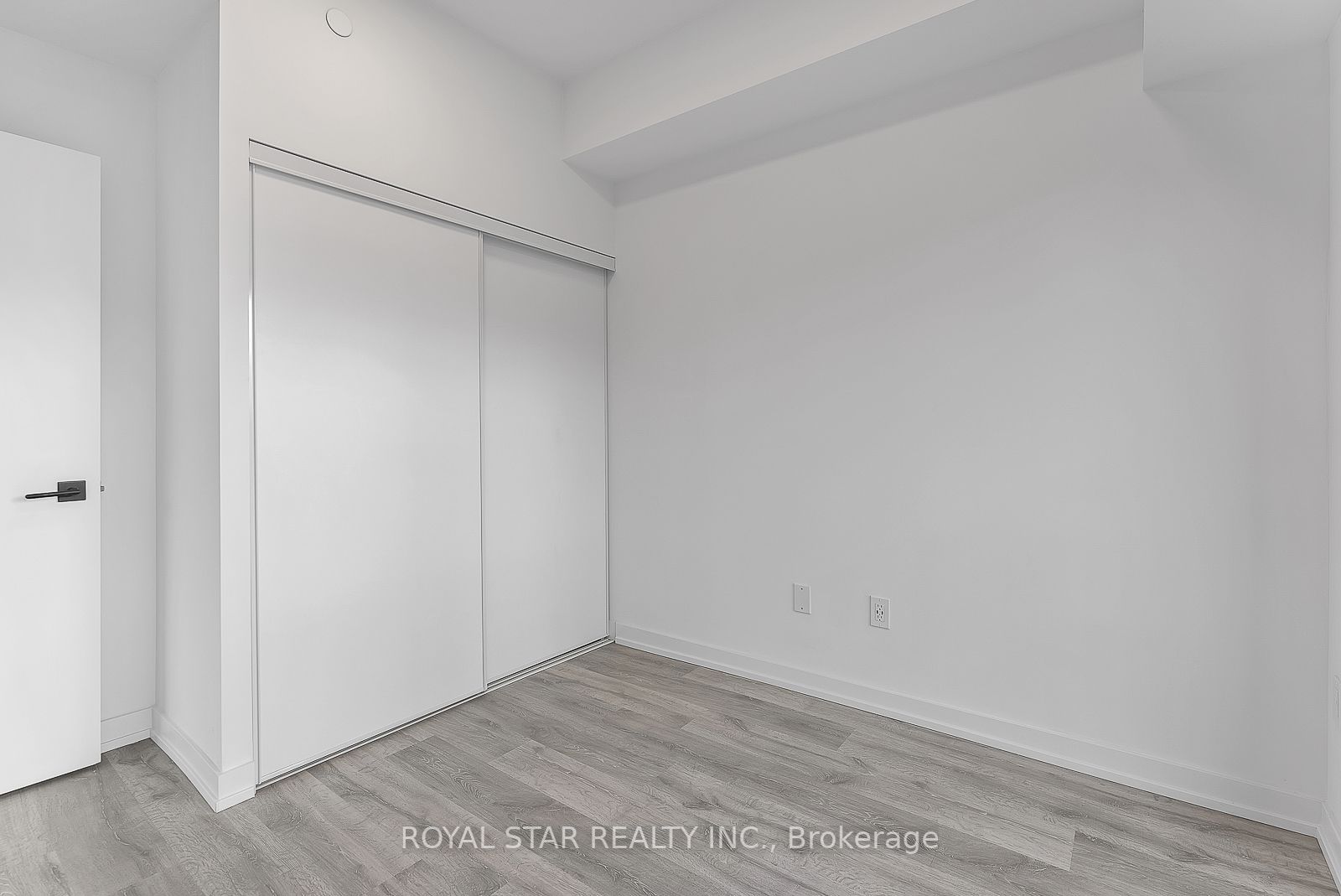 2 Augusta Ave, ##ph04