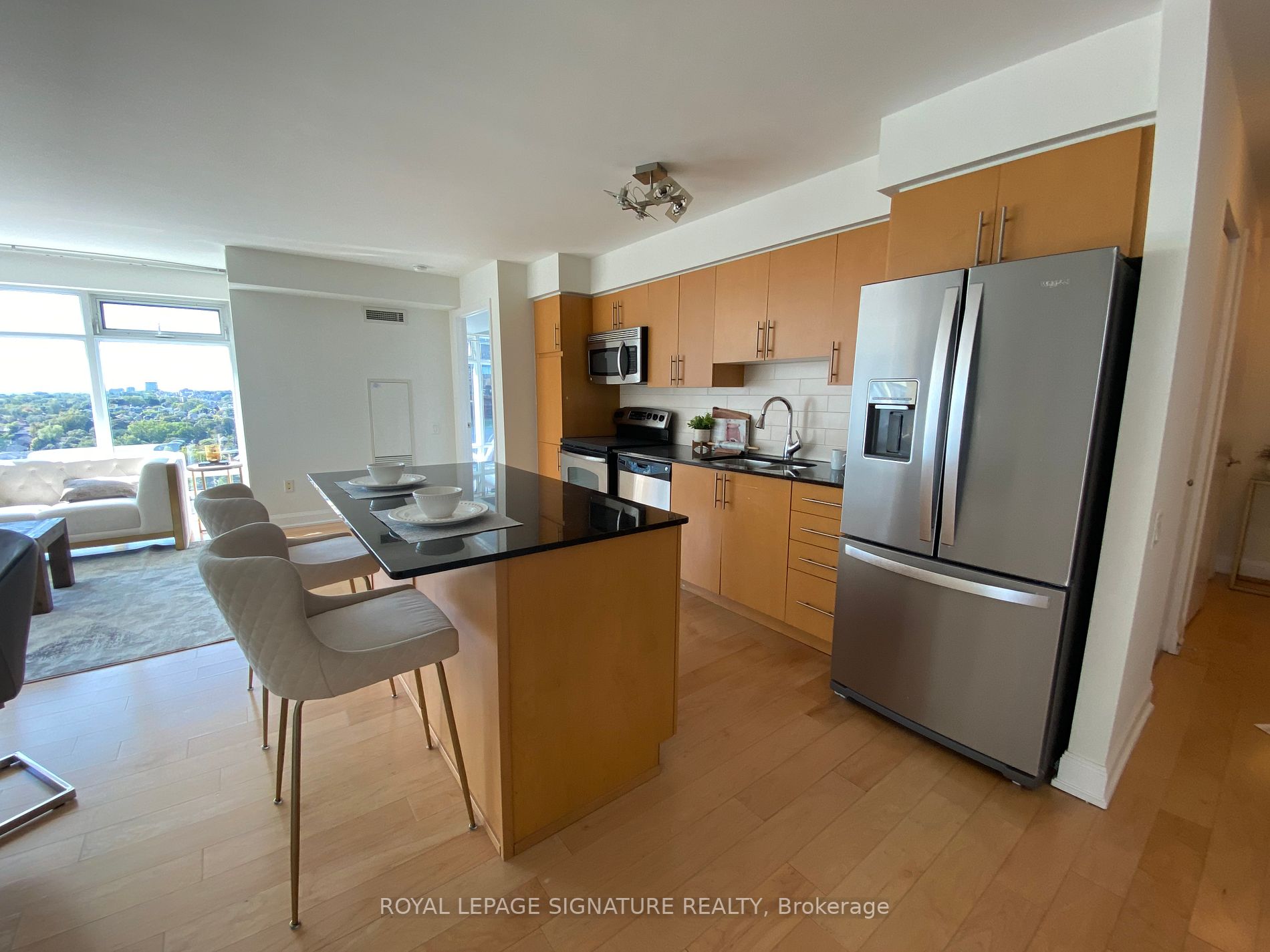 2191 Yonge St, #2005