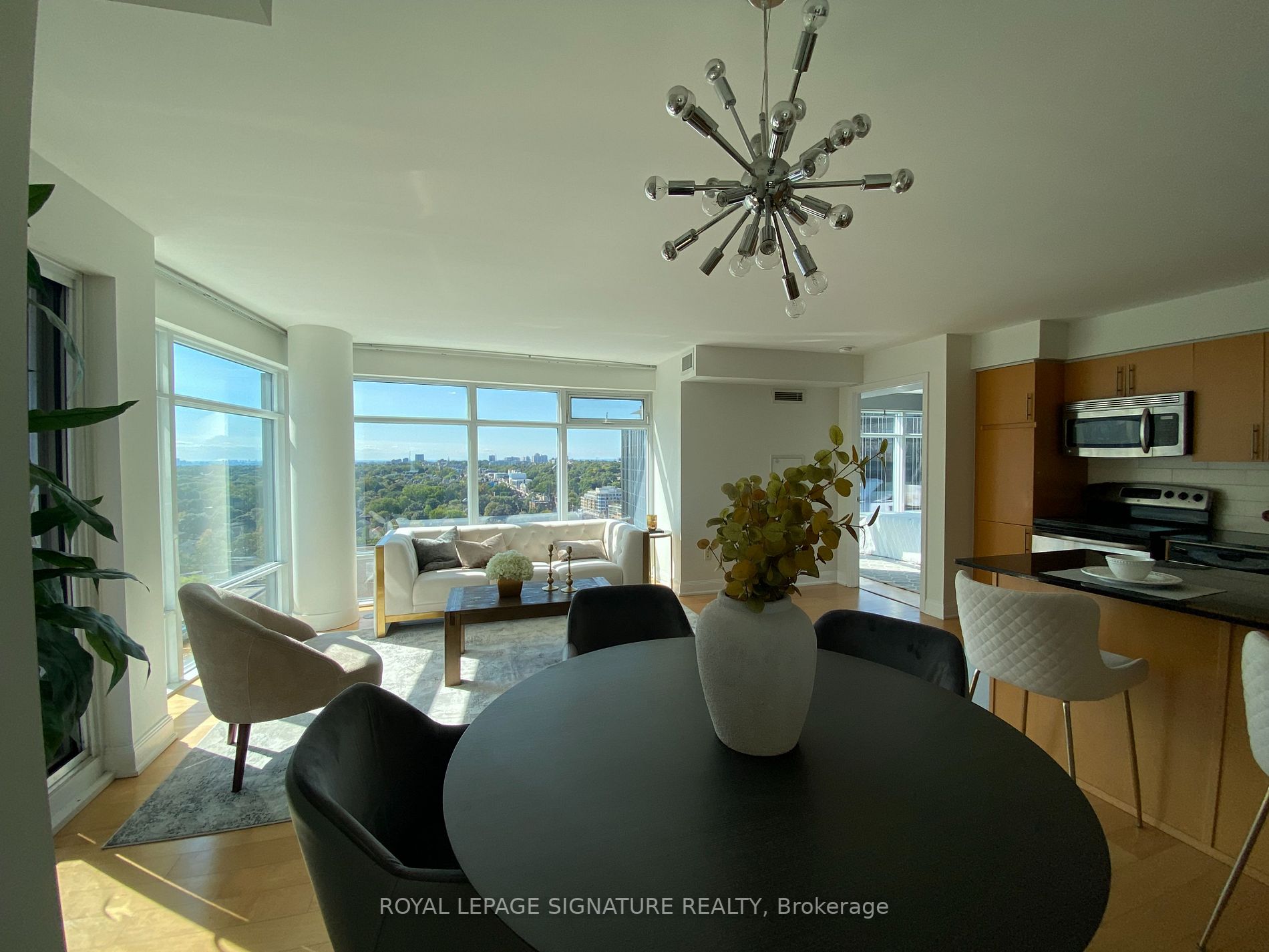 2191 Yonge St, #2005