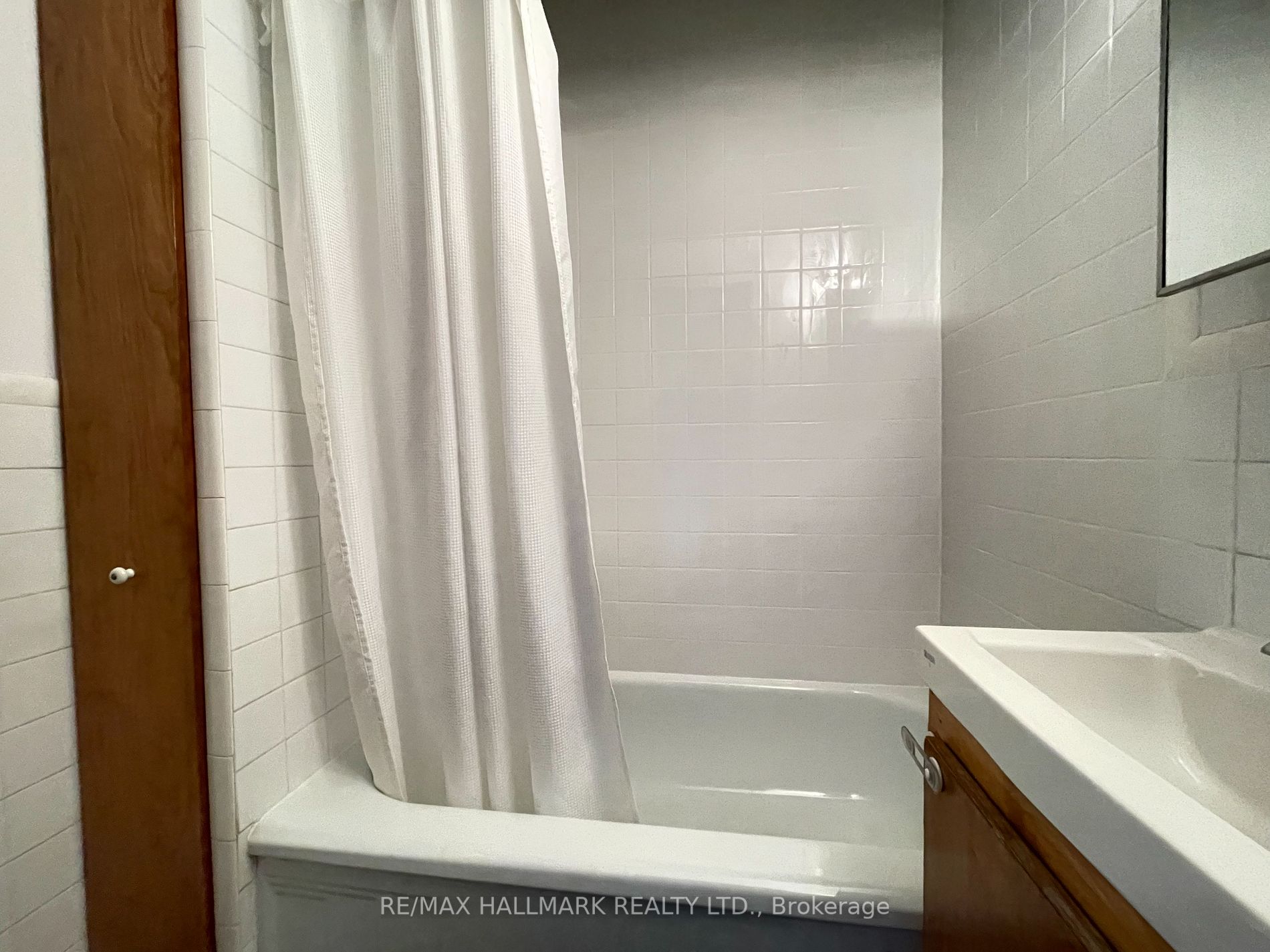 898 Bathurst Street, #3rd Flr