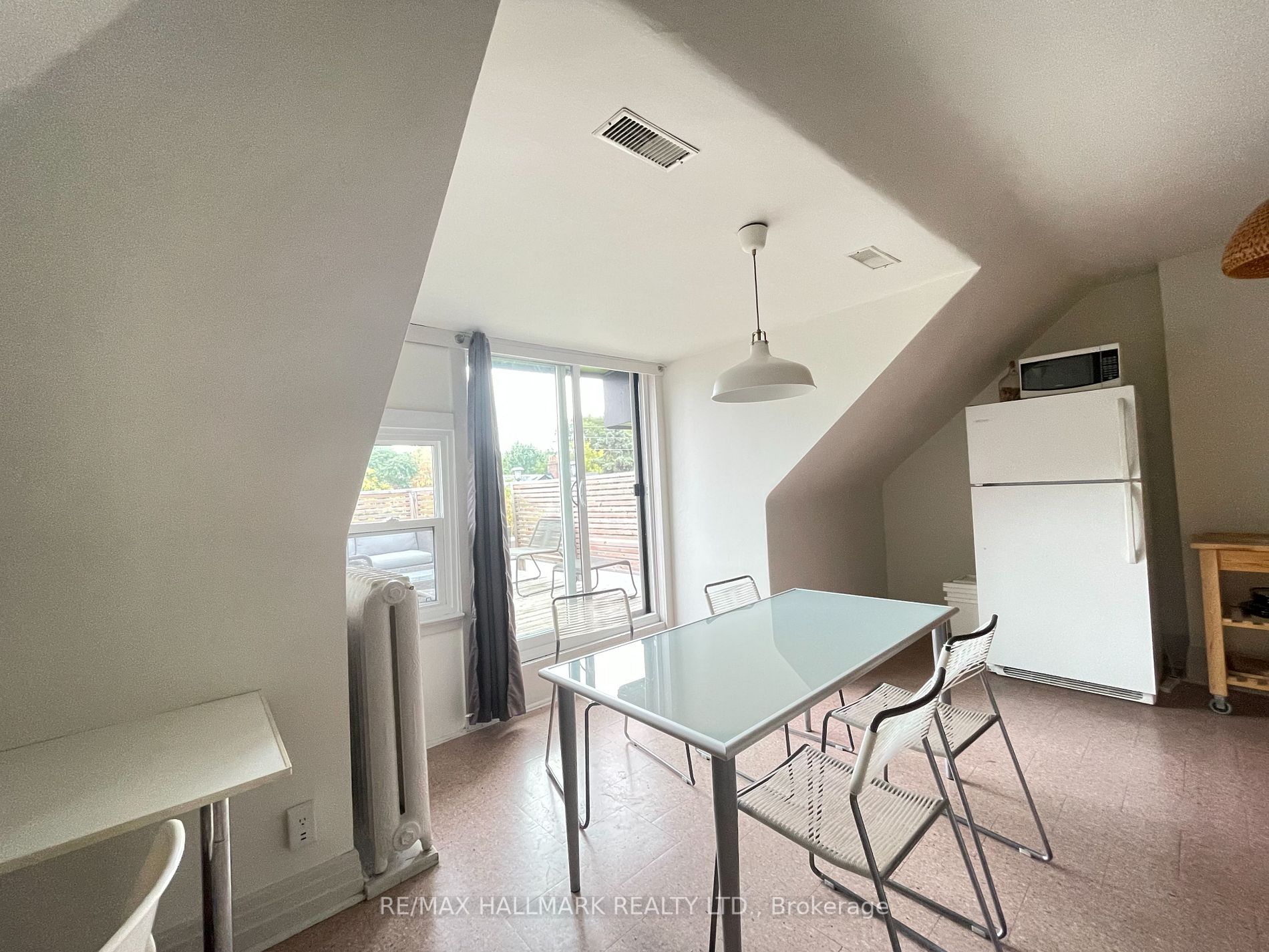 898 Bathurst Street, #3rd Flr