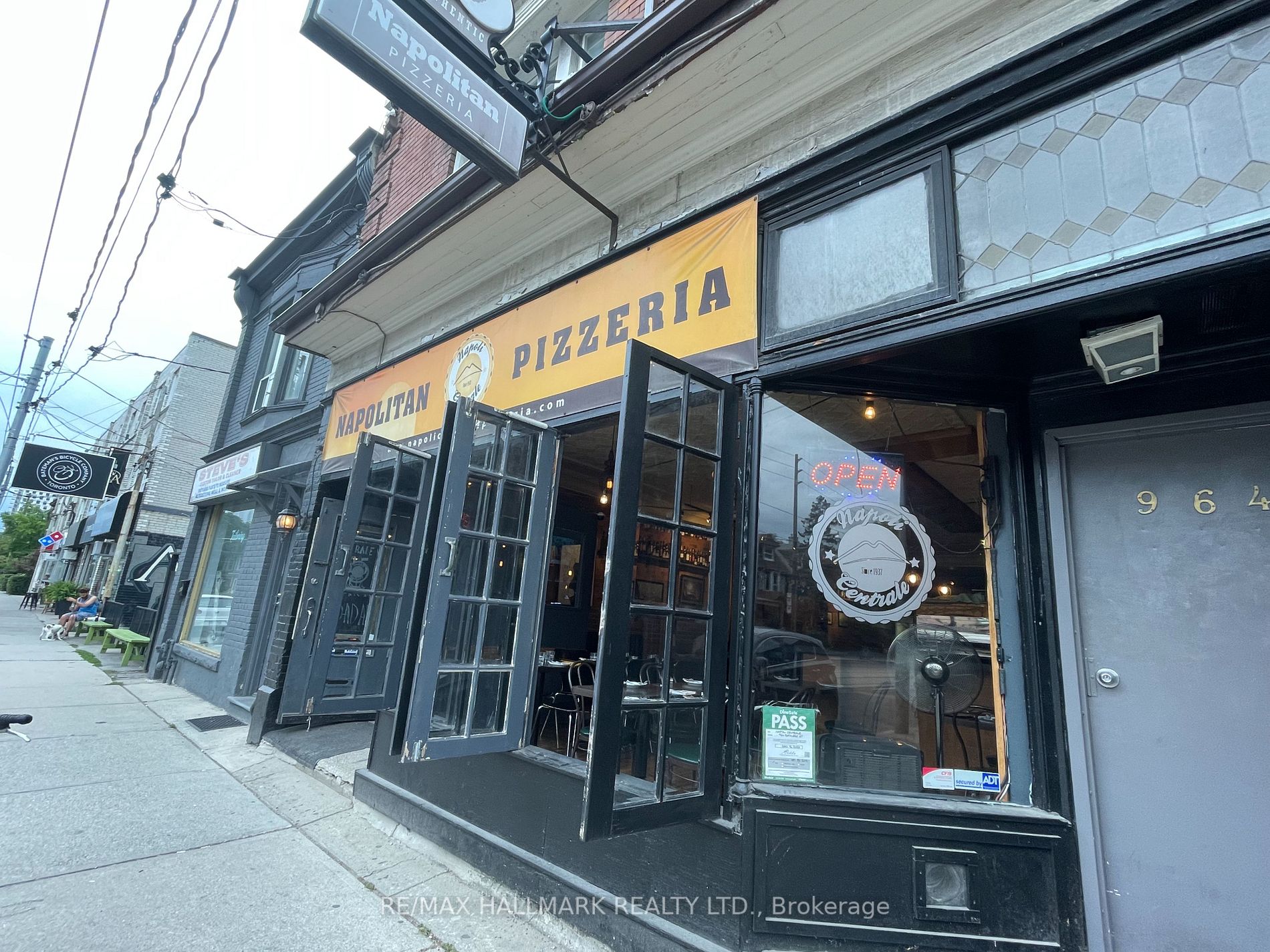 898 Bathurst Street, #3rd Flr