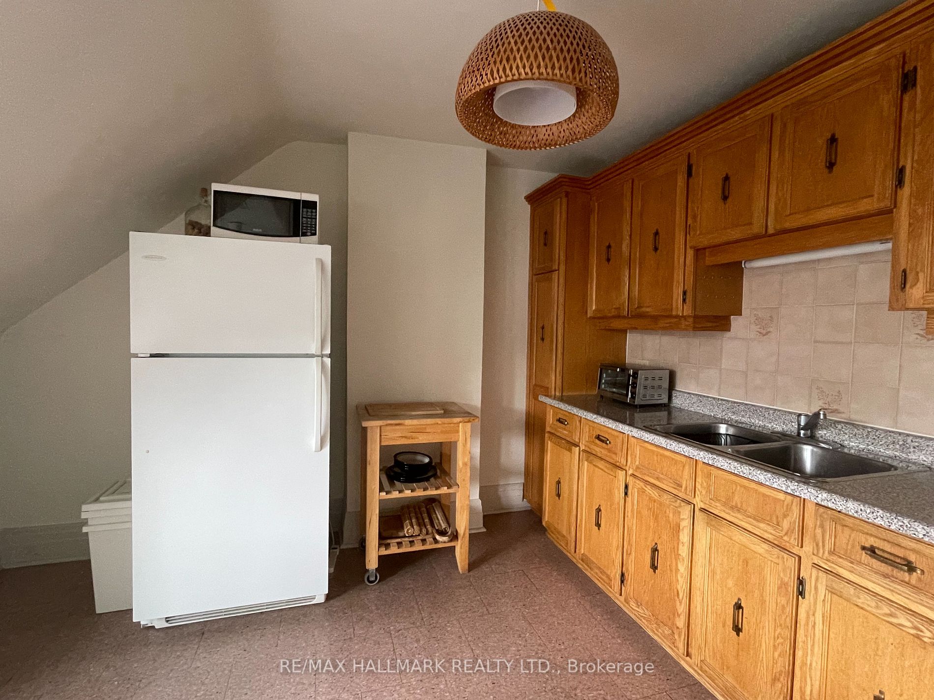 898 Bathurst Street, #3rd Flr
