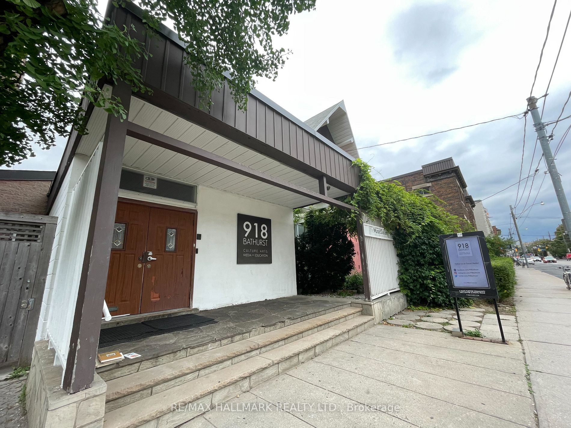 898 Bathurst Street, #3rd Flr