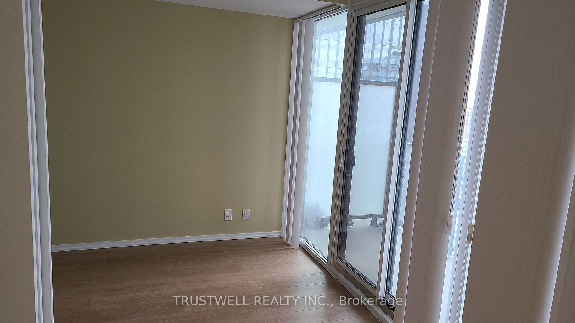 295 Adelaide Street W, #903