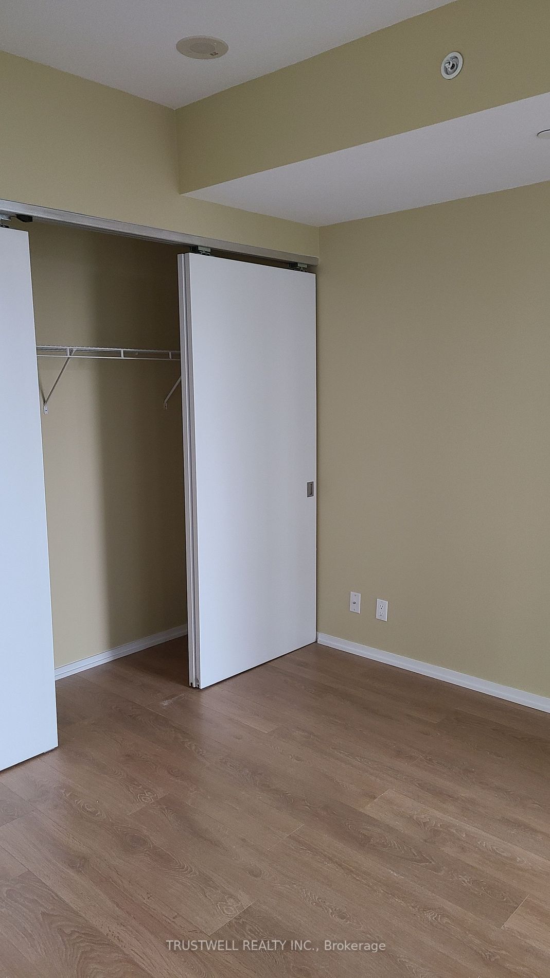 295 Adelaide Street W, #903
