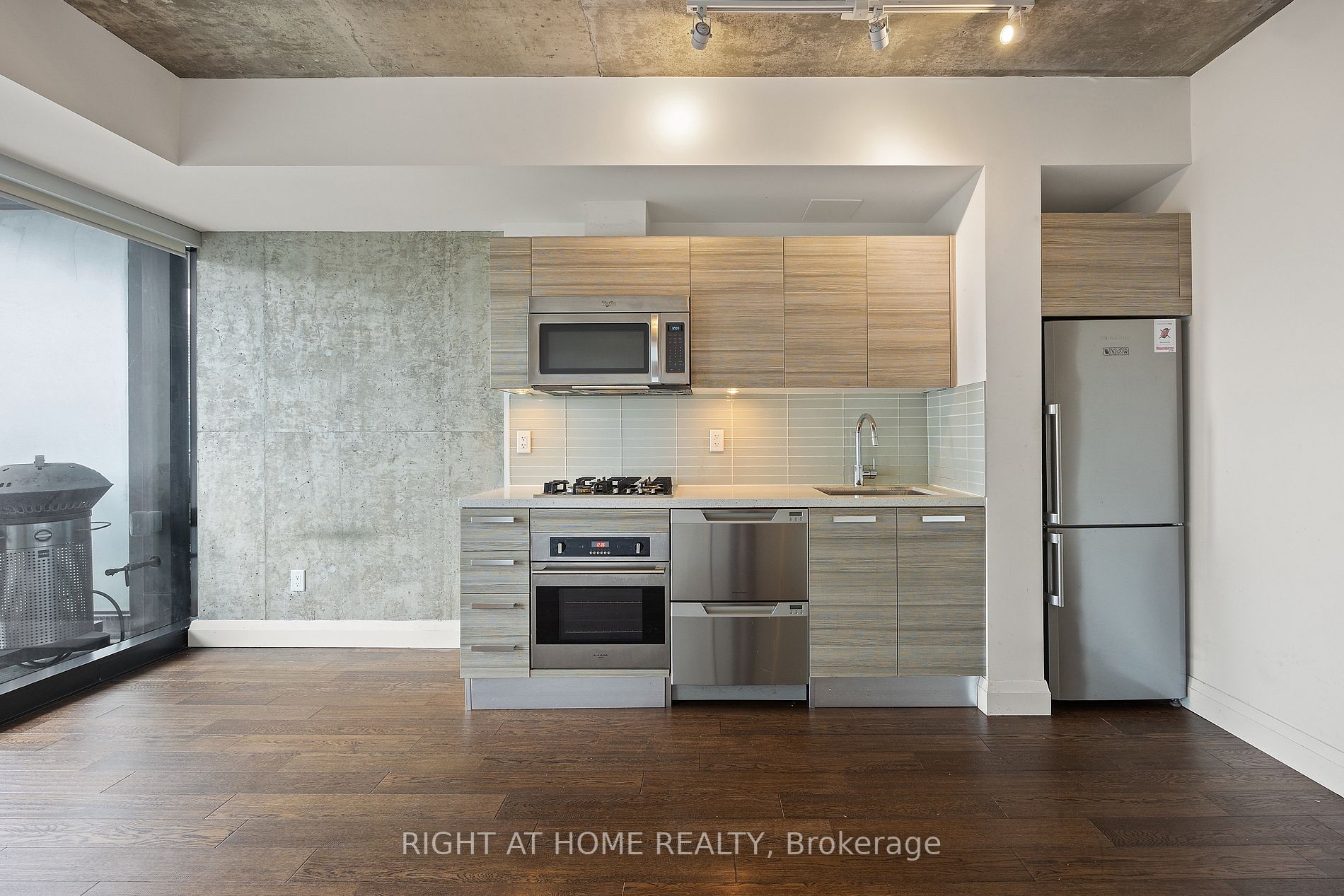 224 King Street S, #1906