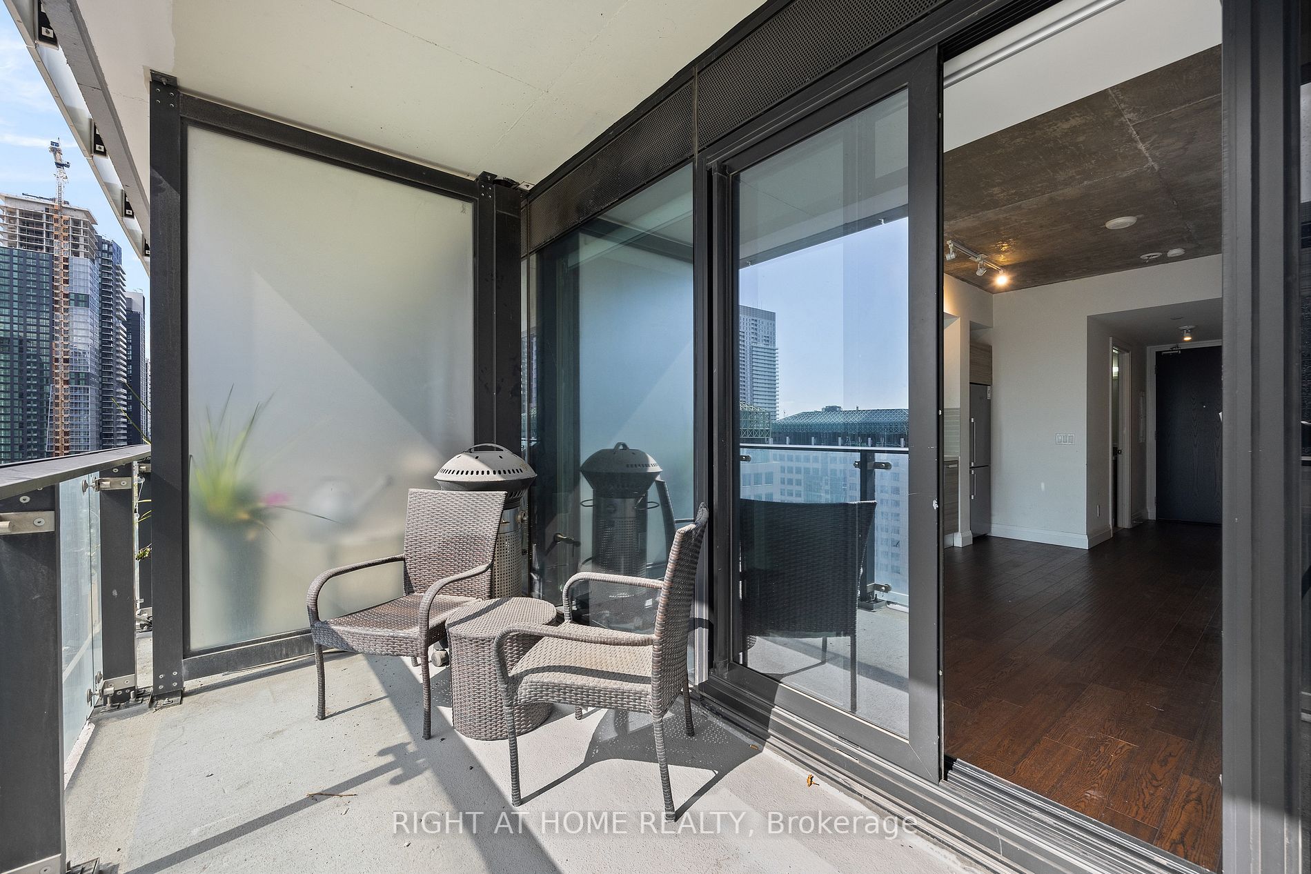 224 King Street S, #1906