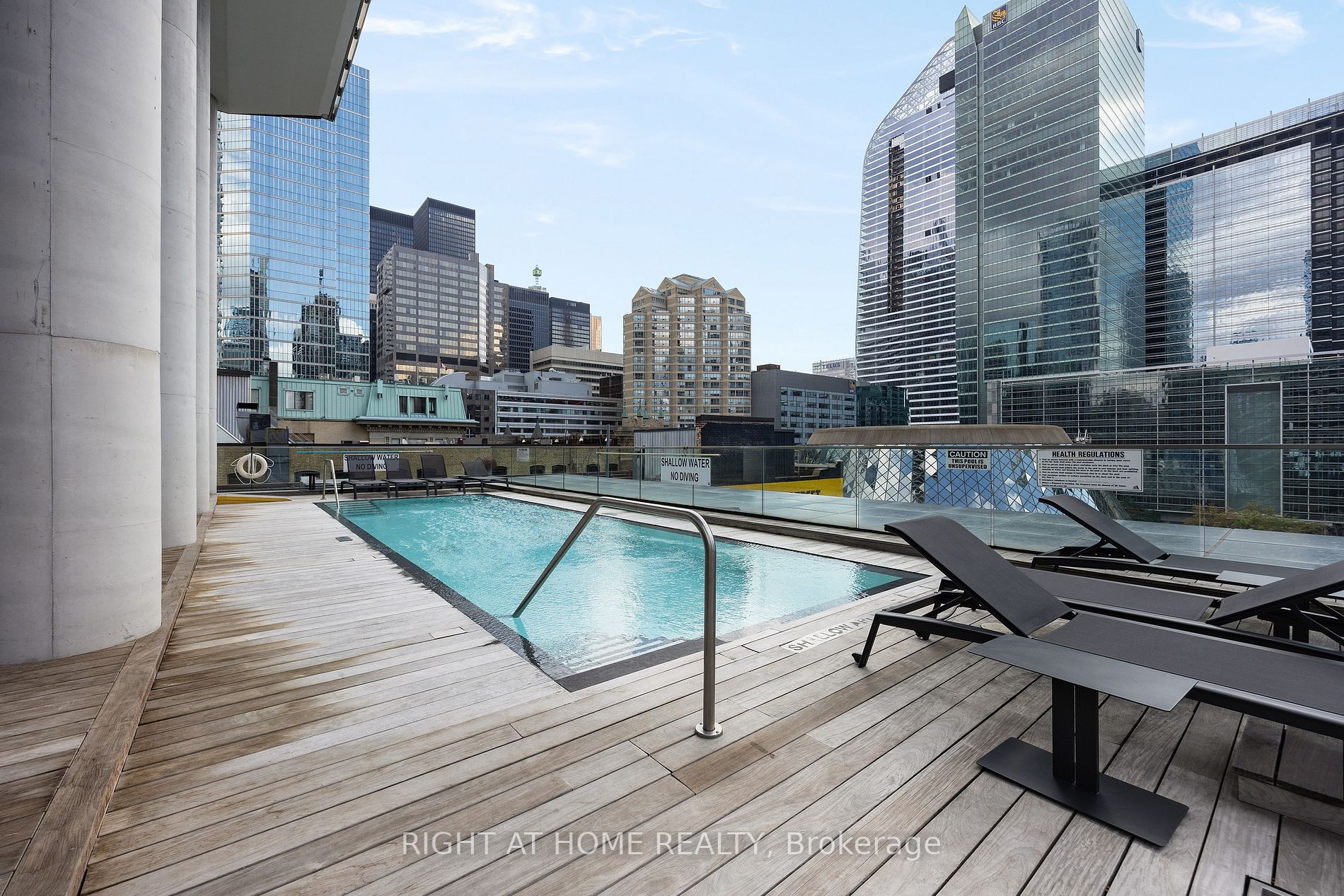 224 King Street S, #1906