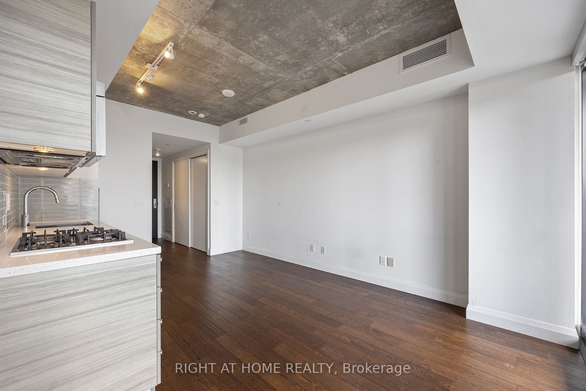 224 King Street S, #1906