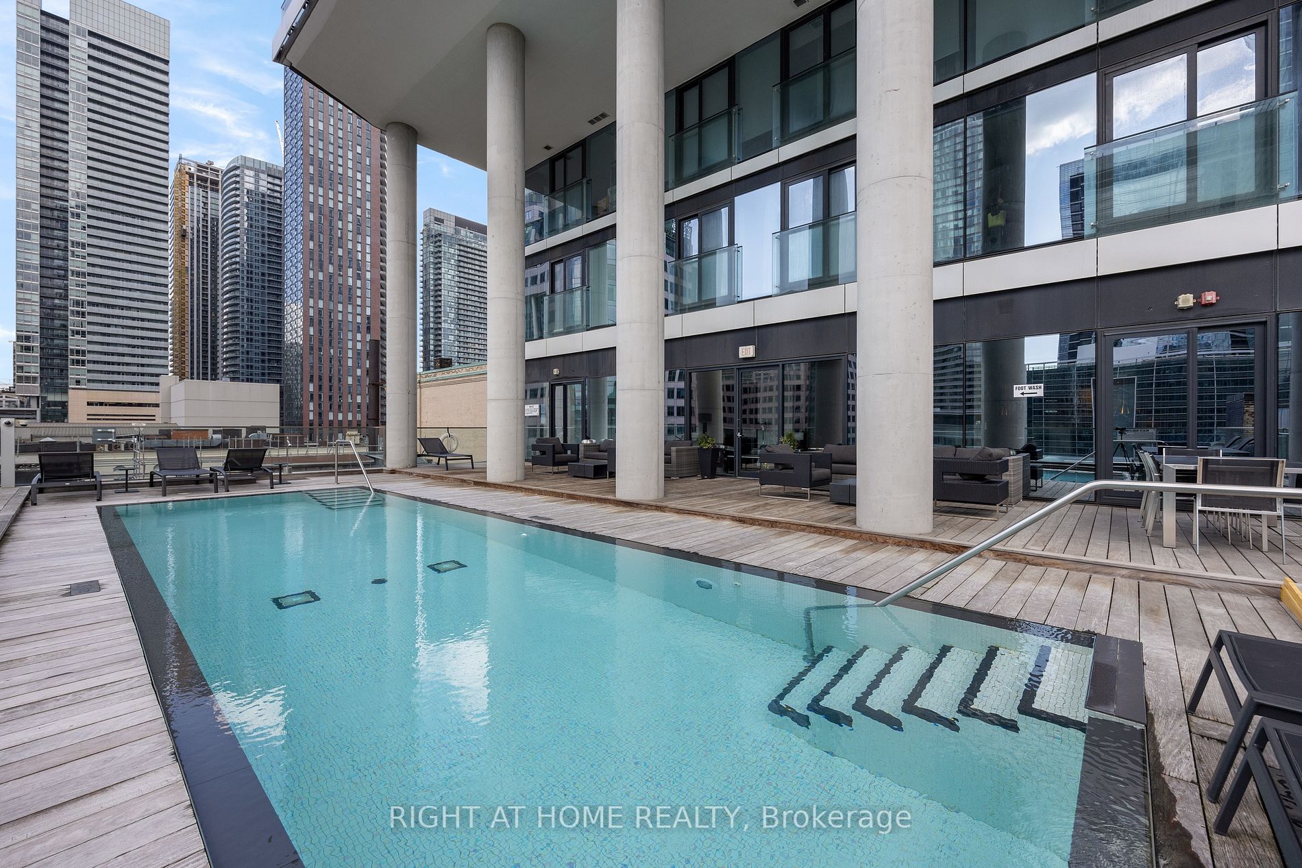 224 King Street S, #1906